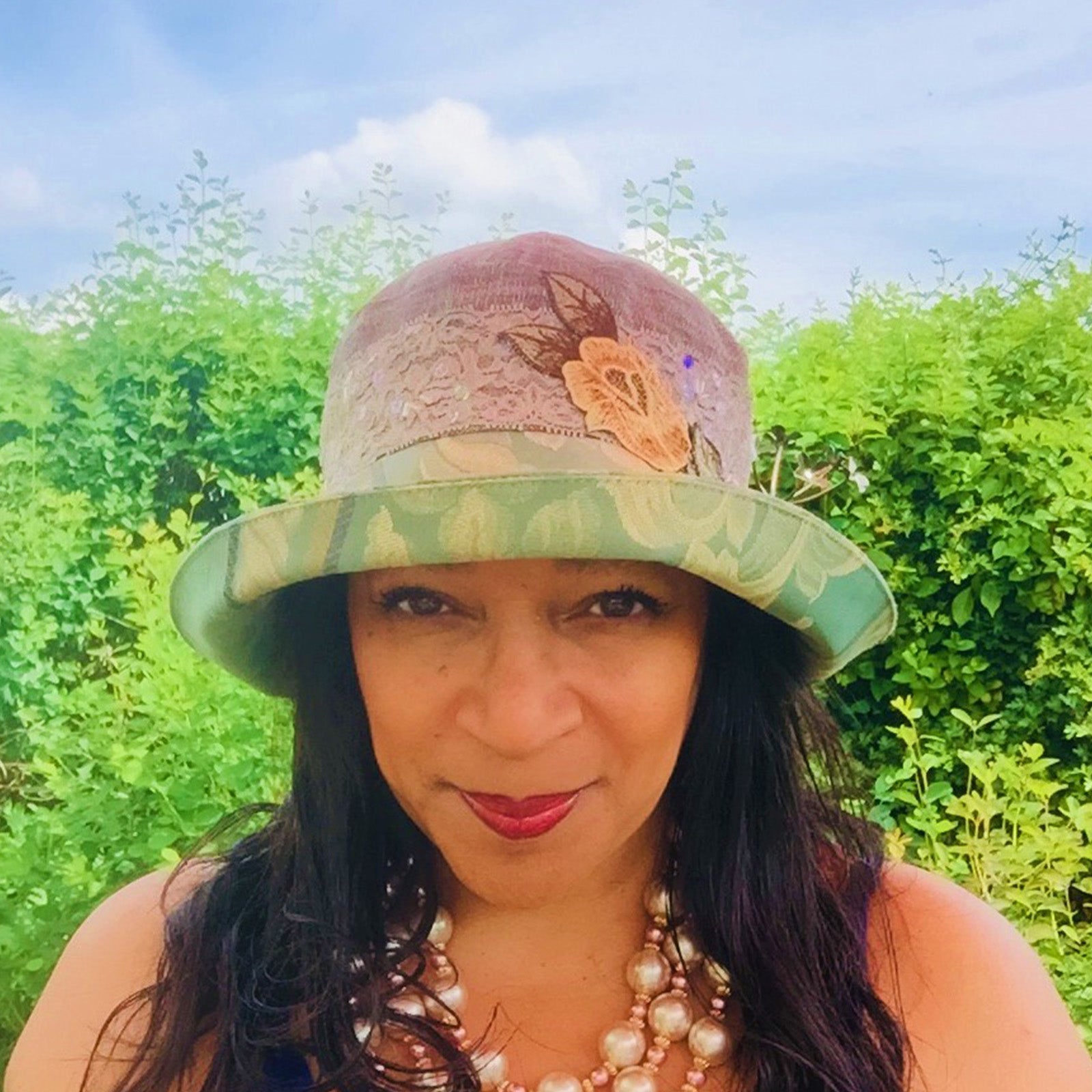 Medium Brim Downton Style