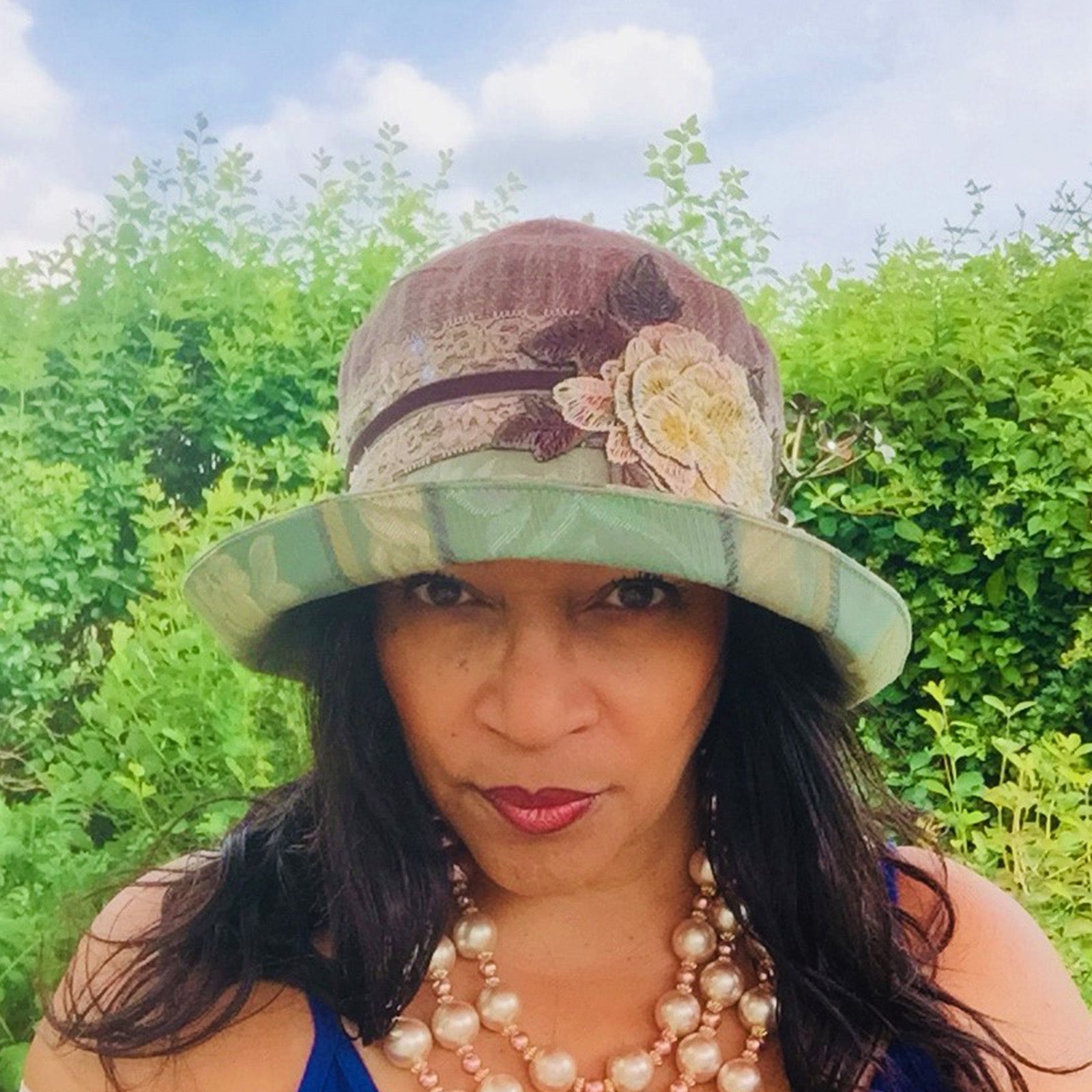 Medium Brim Downton Style