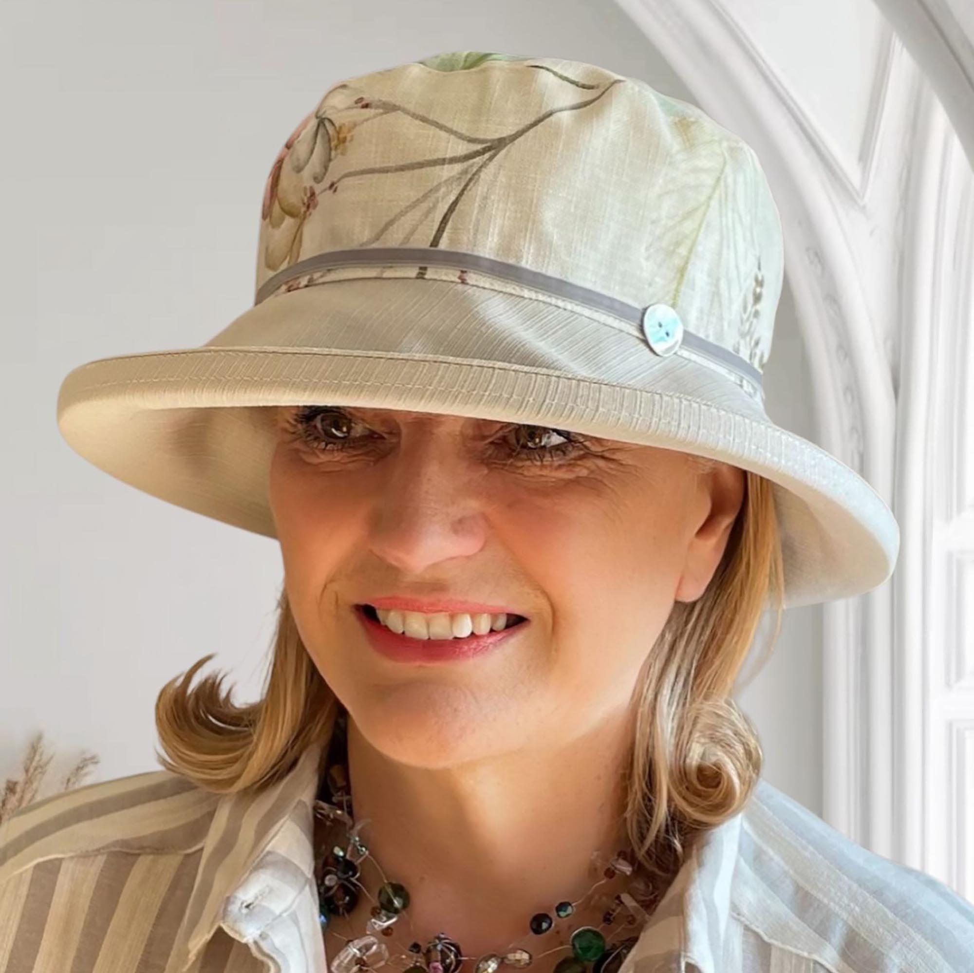 Florence (with Button Trim)