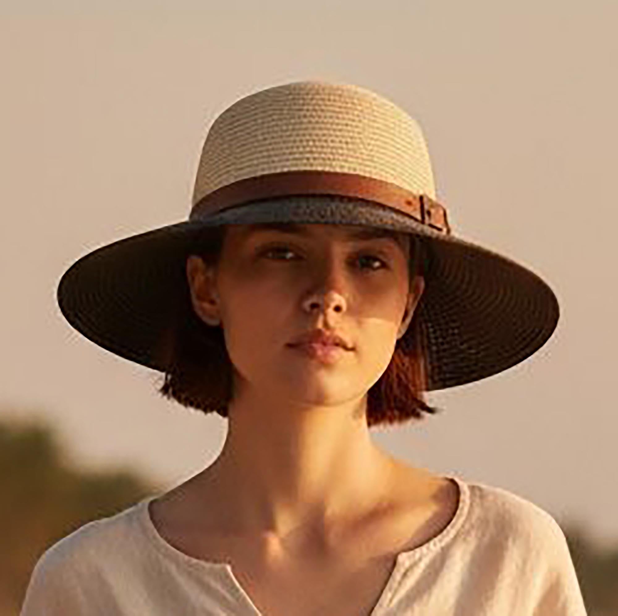 Ladies Short Brim Straw Hat with Belt Band